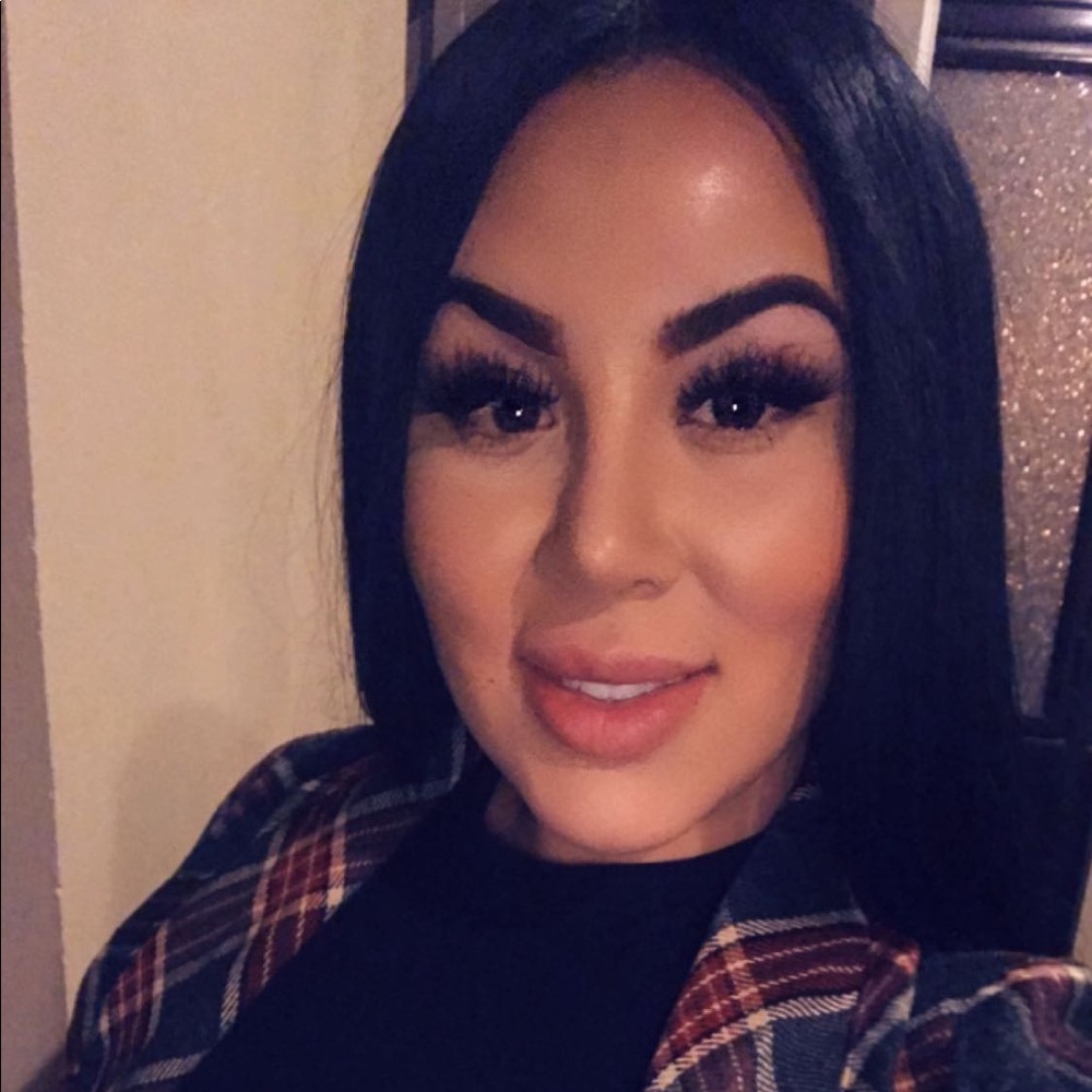 Meet your Posher, Angelica